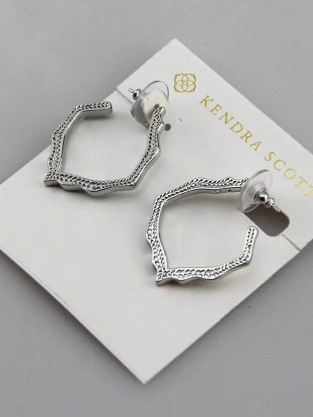 Kendra Scott Stud Earrings - Picture 2 of 5